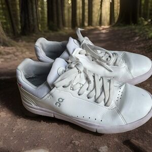 ON CLOUD Running Roger Advantage Sneakers 7.5 Women's Shoes Triple White ONCLOUD